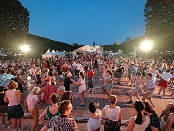Festival Swinging