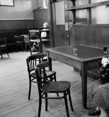 Premières Fois et Premières Photos
