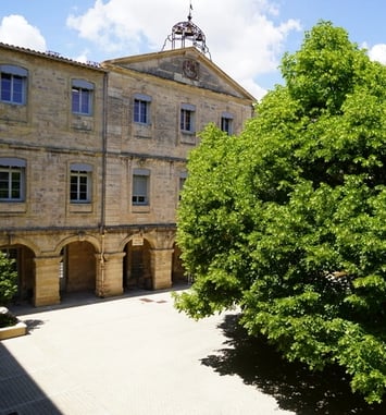 Visite libre de la cour Soulages du rectorat de l'académie de Montpellier