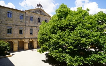 Visite libre de la cour Soulages du rectorat de l'académie de Montpellier