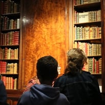 Visite commentée de la bibliothèque de Louis Médard et la découverte de son « Enfer »