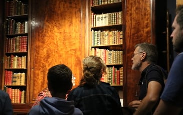 Visite commentée de la bibliothèque de Louis Médard et la découverte de son « Enfer »
