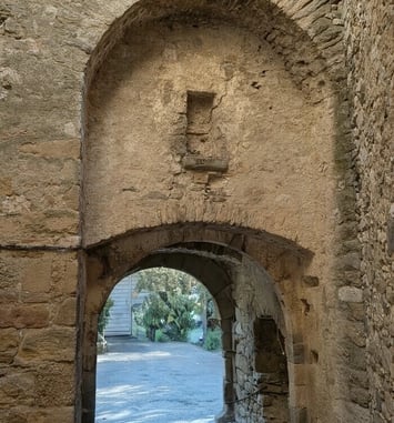 La Tour-porte (le Porche) de La Caunette