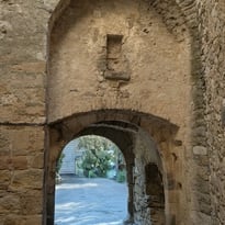 Visite commentée : la Carambelle, des troglodytes aux guerres de religions
