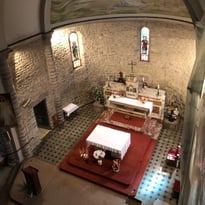 Découvrez l'évolution du patrimoine religieux d'un village médiéval