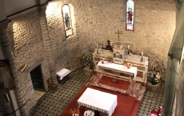Découvrez l'évolution du patrimoine religieux d'un village médiéval
