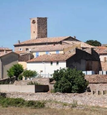Suivez le maire à la découverte de l'histoire et du patrimoine de ce village viticole !