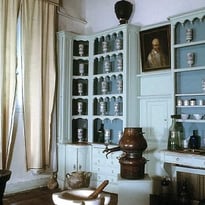 Visite guidée de la pharmacie et chapelle de l'œuvre de la Miséricorde