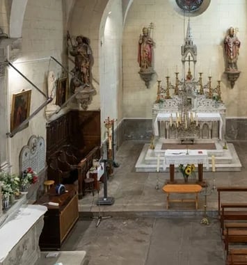 Découvrez le mobilier liturgique remarquable de cette église