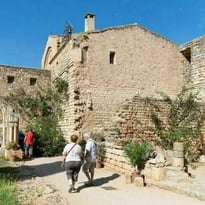 Venez découvrir la spectaculaire renaissance d'une abbaye oubliée
