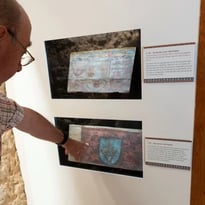 Visite commentée du château médiéval de Puisserguier et de sa salle d'interprétation des plafonds peints médiévaux