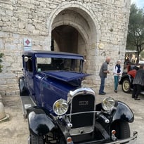 Exposition : présentation d'automobiles anciennes