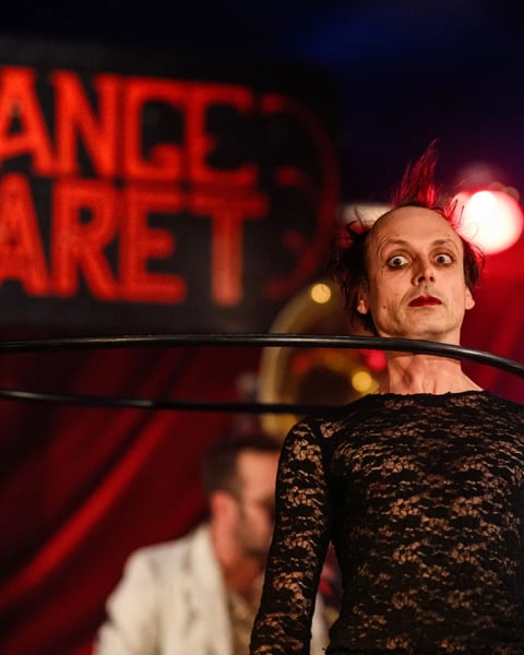 L'étrange cabaret, Cie Le mouton à cinq pattes