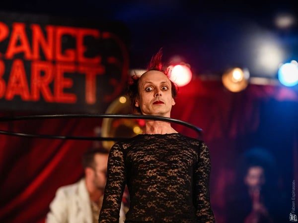 L'étrange cabaret, Cie Le mouton à cinq pattes